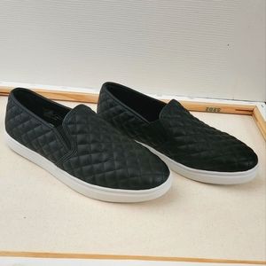 Cat & Jack, size 5, black shoes